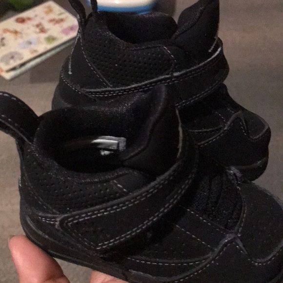 Black Jordan’s - Picture 2 of 3